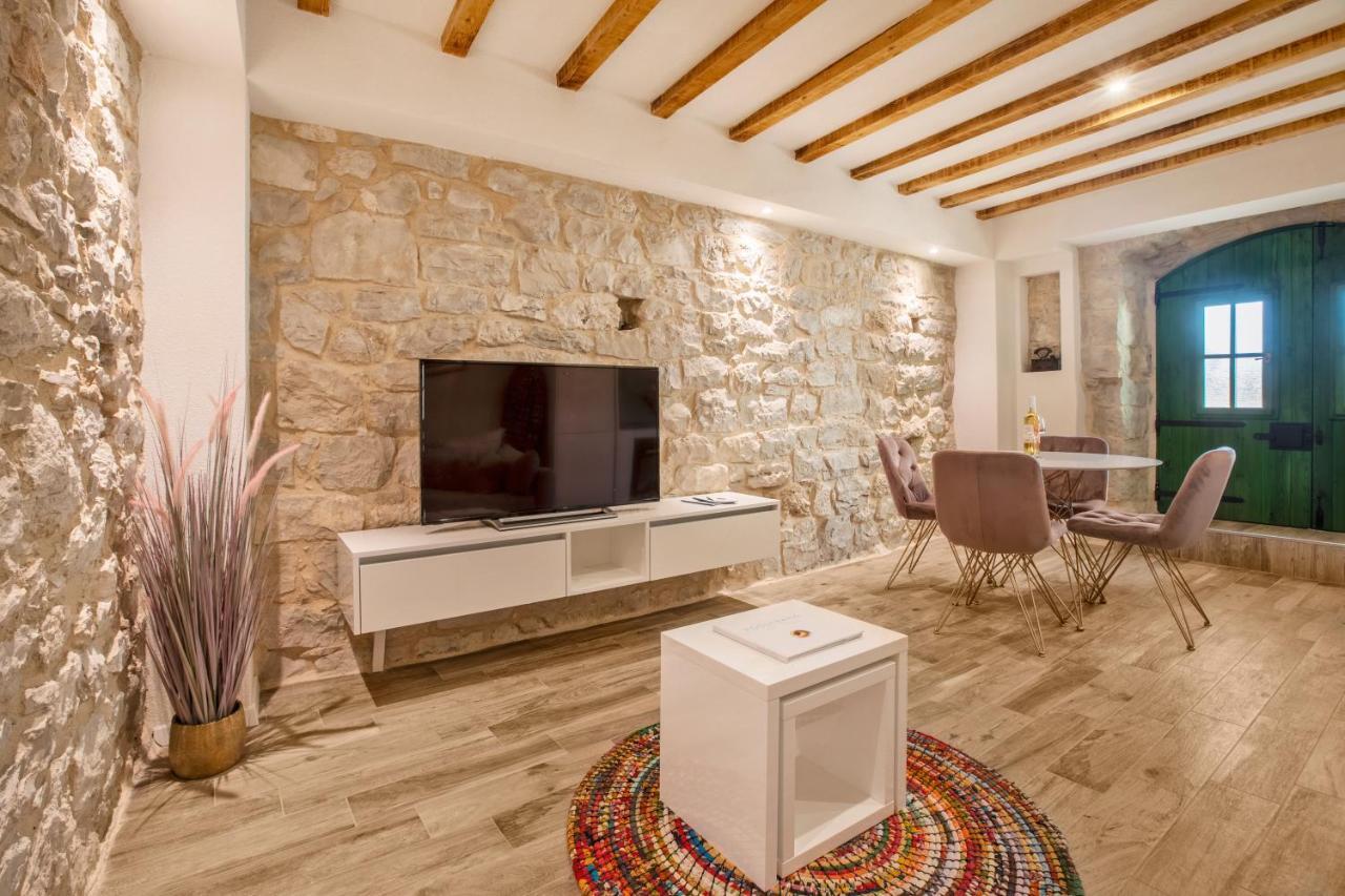 הוילה פודסטראנה Old Stone House Gp מראה חיצוני תמונה